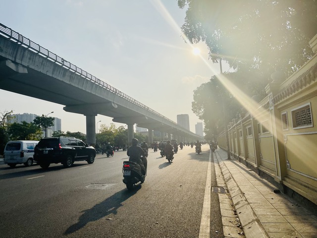 Dự báo thời tiết ngày ngày mai 26/5: Bắc Bộ và Trung Bộ tiếp tục nắng nóng dữ dội, có nơi vượt 40°C 1 Du bao thoi tiet ngay ngay mai 265 Bac Bo va Trung Bo tiep tuc nang nong du doi co noi vuot 40°C