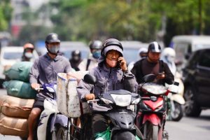 Nang nong tang cuong o mien Bac nhiet do Ha Noi co the cham nguong 40 do C 2