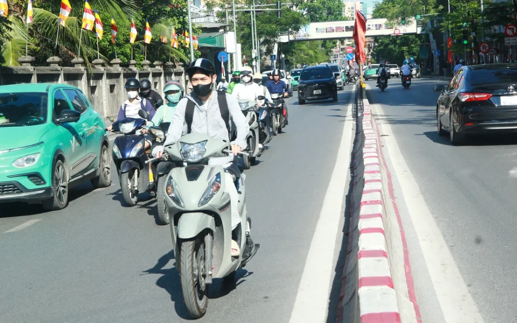 Cách phòng say nắng khi làm việc ngoài trời 5 Cach phong say nang khi lam viec ngoai troi 2
