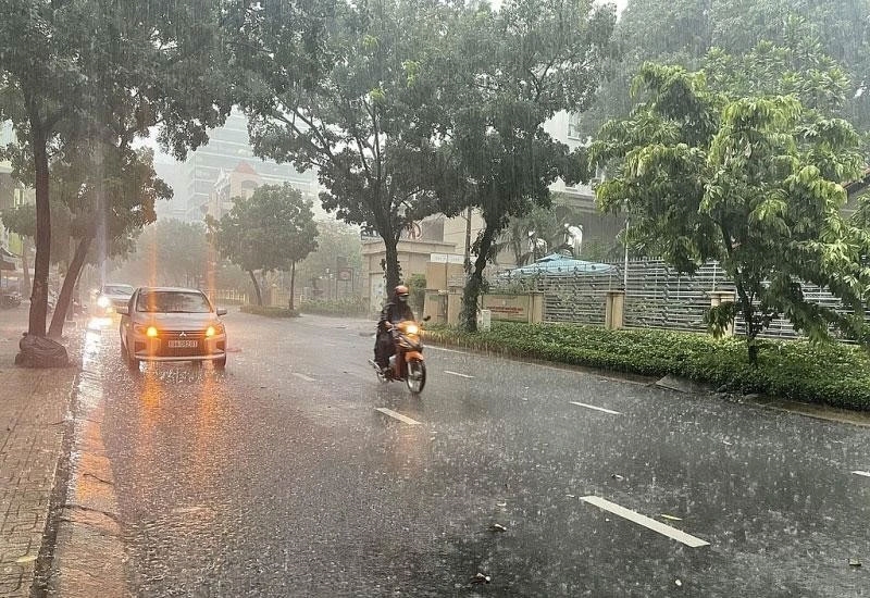 Những vị trí nguy hiểm cần tránh khi có mưa dông 3 Nhung vi tri nguy hiem can tranh khi co mua dong 1 1