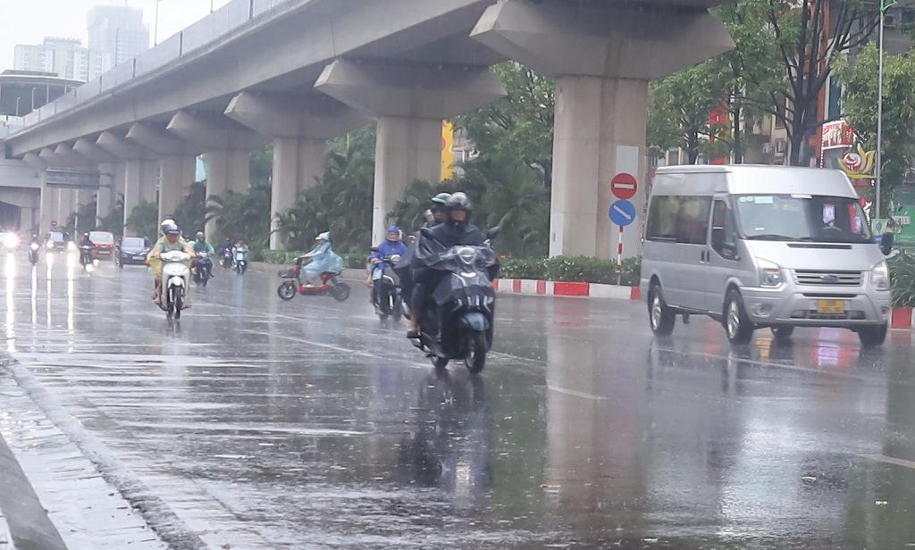 Những vị trí nguy hiểm cần tránh khi có mưa dông 7 Nhung vi tri nguy hiem can tranh khi co mua dong 3 1