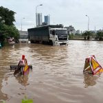 Nhung luu y khi di qua cau tran va duong ngap 1 1