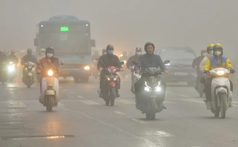 Vi sao mien Bac thuong xuat hien mua phun va nom am 2